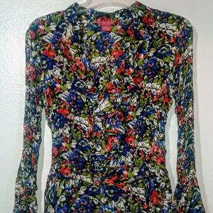 Sunny Leigh Petite Floral Bell Sleeve Pleated Blouse Size: PS